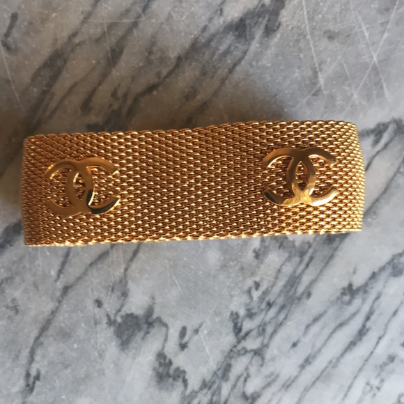 CHANEL, Authentic, CC Logo Bracelet, Vintage 1996 Gold Plated Chanel Bracelet - Picture 14 of 15